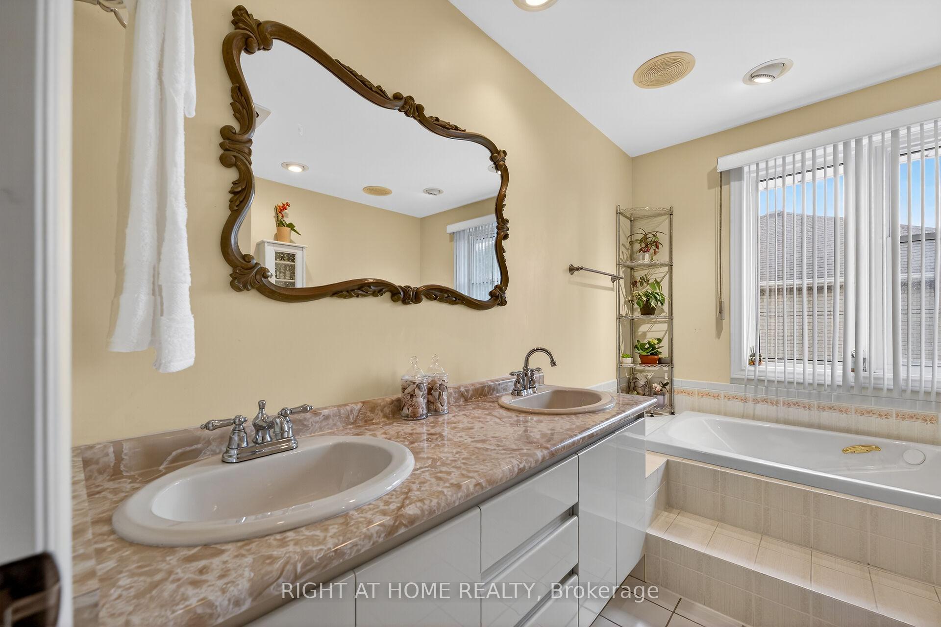Photo 35 of 1 Captain Tenbrock Terrace, St. Catharines, Grapeview — HOMEH