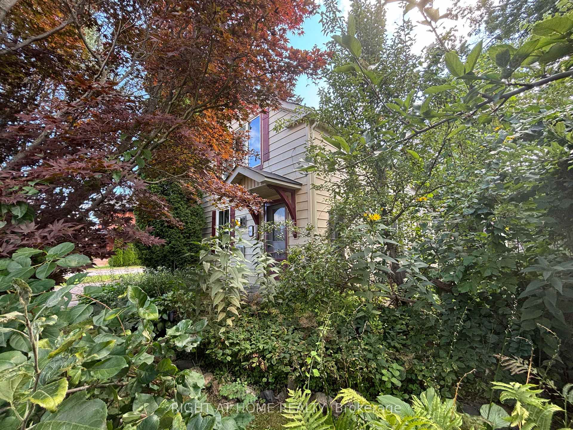 Photo 2 of 69 Berry Street, Meaford — HOMEH