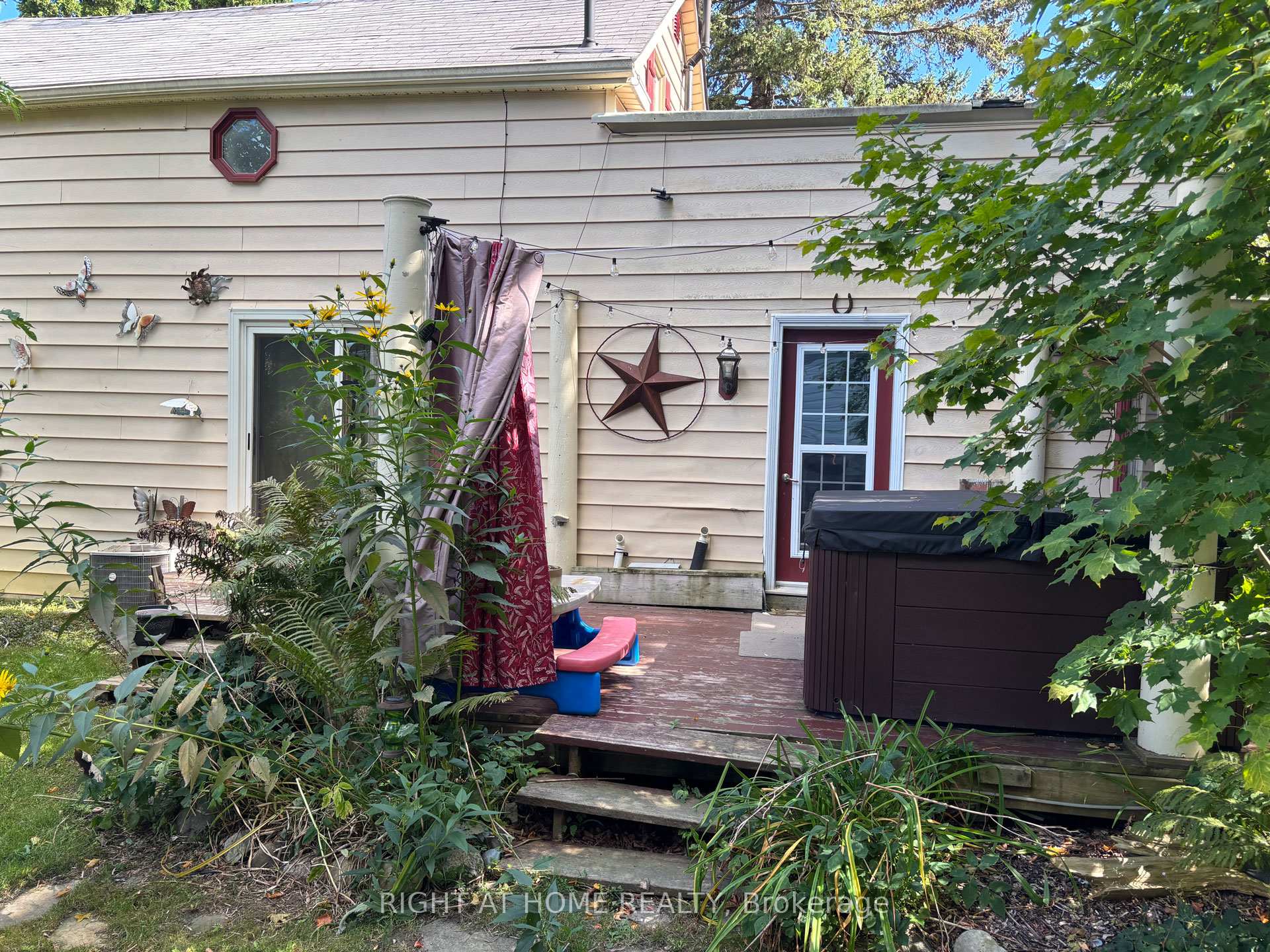 Photo 3 of 69 Berry Street, Meaford — HOMEH