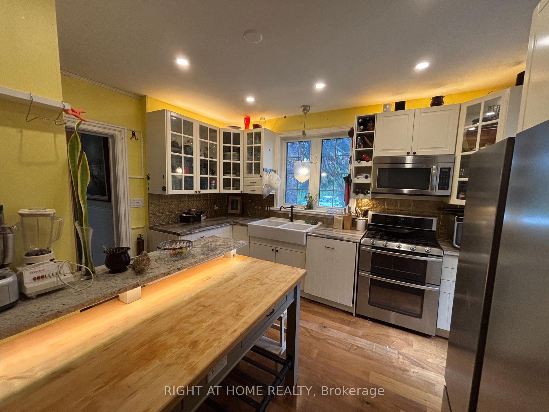 Photo 7 of 69 Berry Street, Meaford — HOMEH
