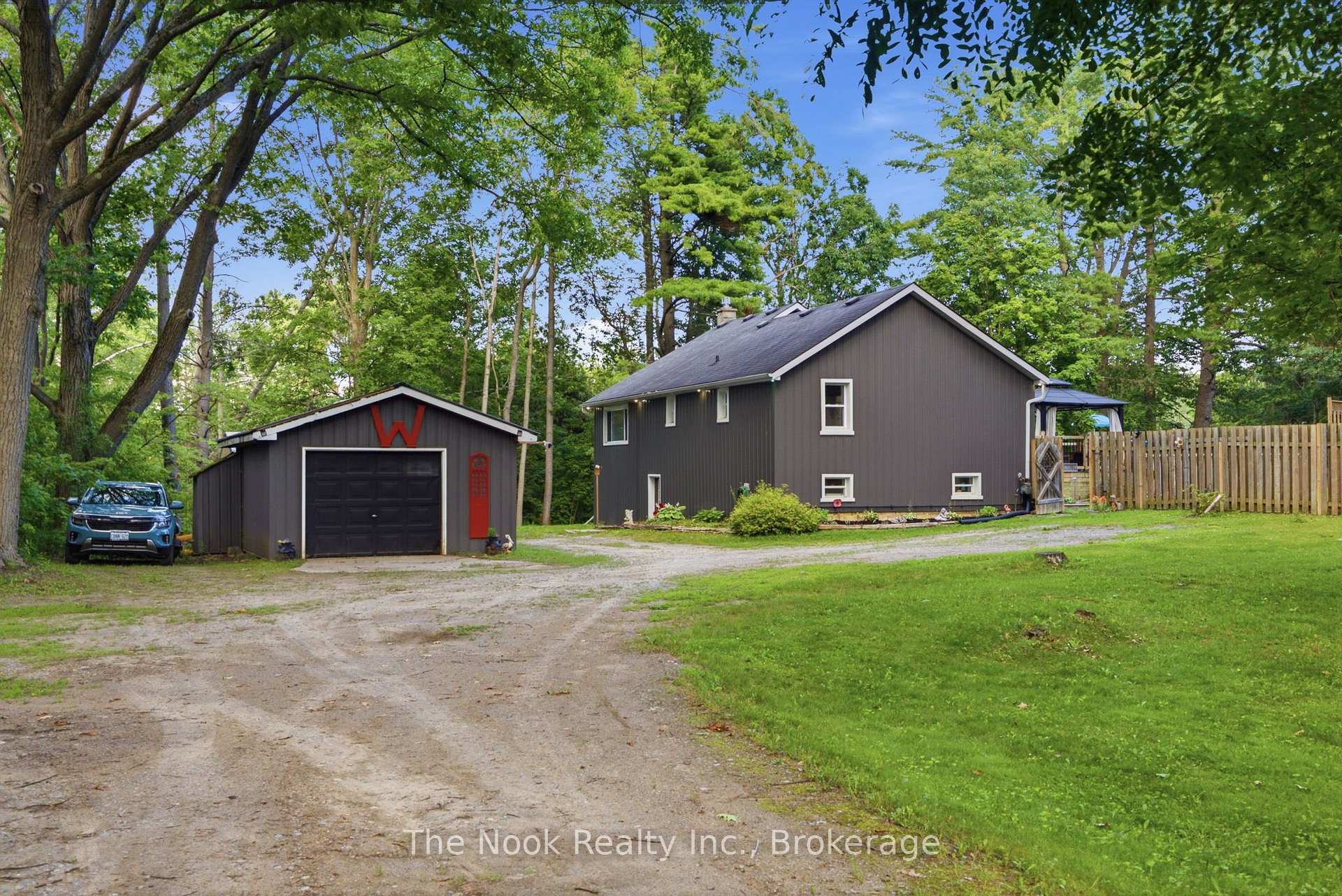 Photo 3 of 5203 Valleyview Crescent, Hamilton Township, Bewdley — HOMEH