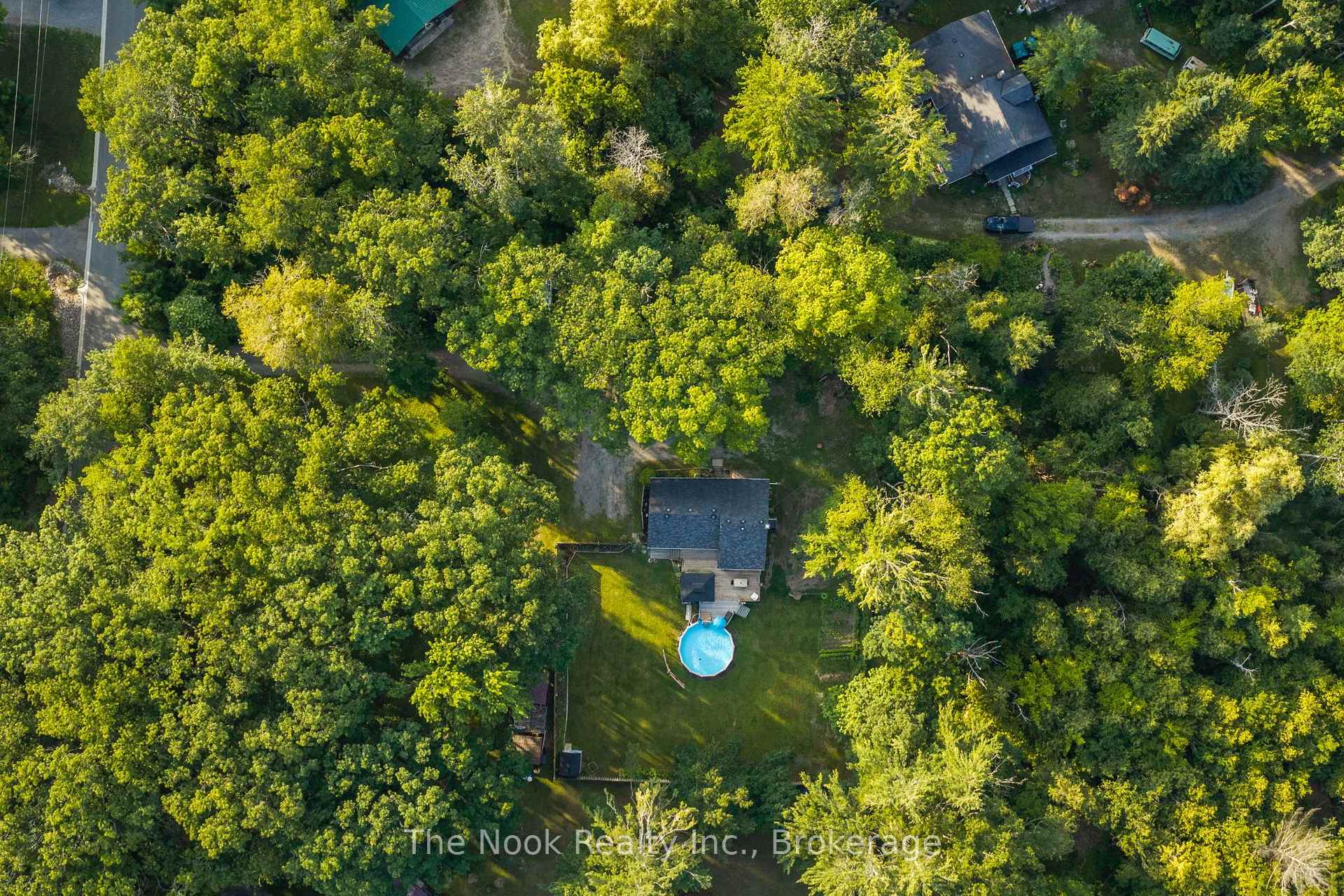 Photo of 5203 Valleyview Crescent