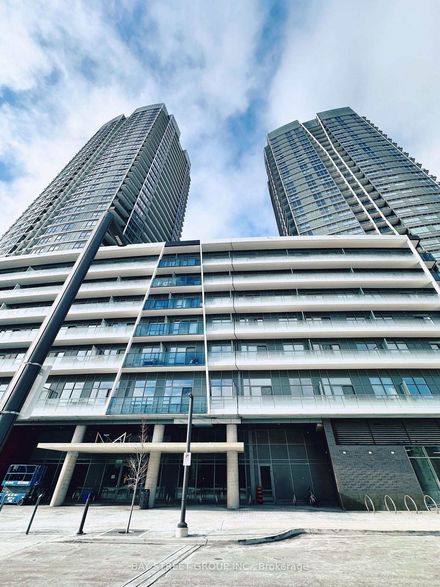 Photo of Unit B3001, 50 Upper Mall Way