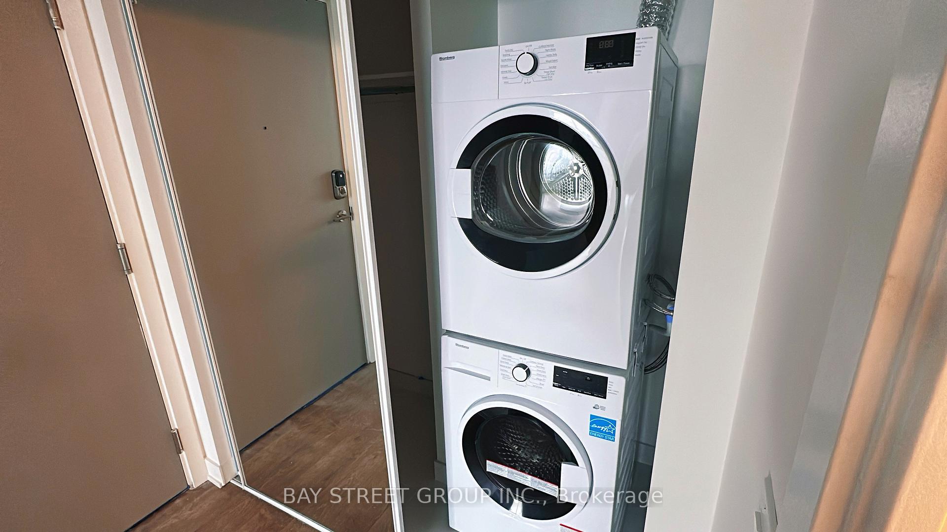Photo 7 of Unit B3001, 50 Upper Mall Way, Vaughan, Brownridge — HOMEH
