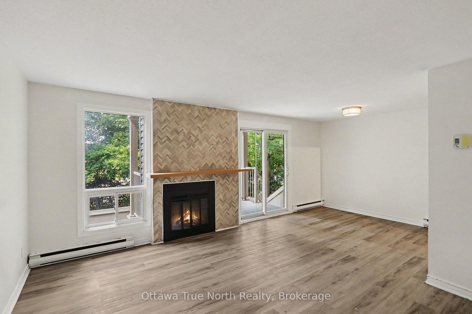 Photo 2 of Unit Unit 3, 4 Sweetbriar Circle, Ottawa, Barrhaven - Pheasant Run — HOMEH
