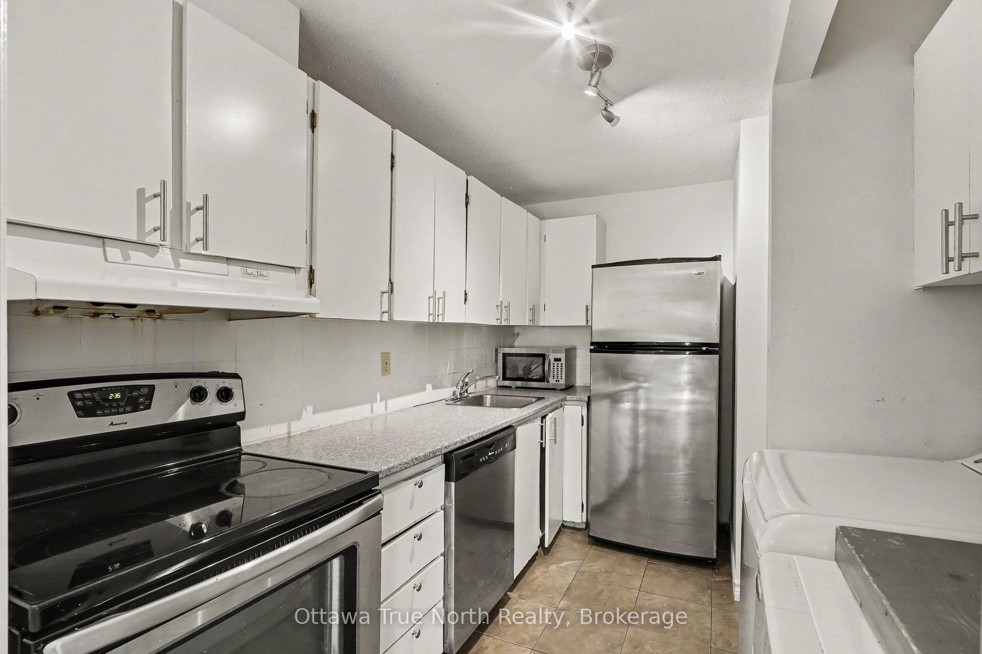 Photo 6 of Unit Unit 3, 4 Sweetbriar Circle, Ottawa, Barrhaven - Pheasant Run — HOMEH