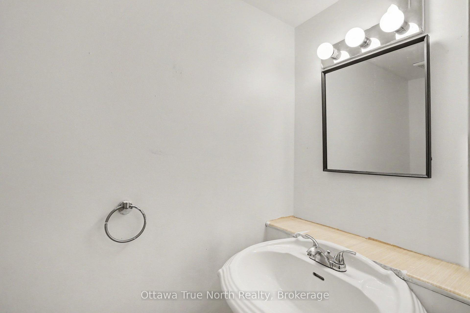 Photo 7 of Unit Unit 3, 4 Sweetbriar Circle, Ottawa, Barrhaven - Pheasant Run — HOMEH