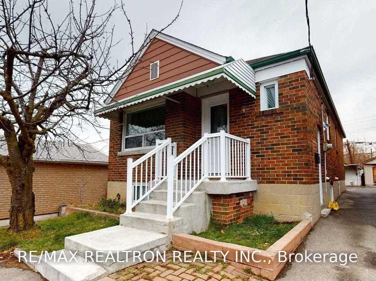 Photo 2 of Unit Main Floor, 78 Schell Avenue, North York, Briar Hill-Belgravia — HOMEH