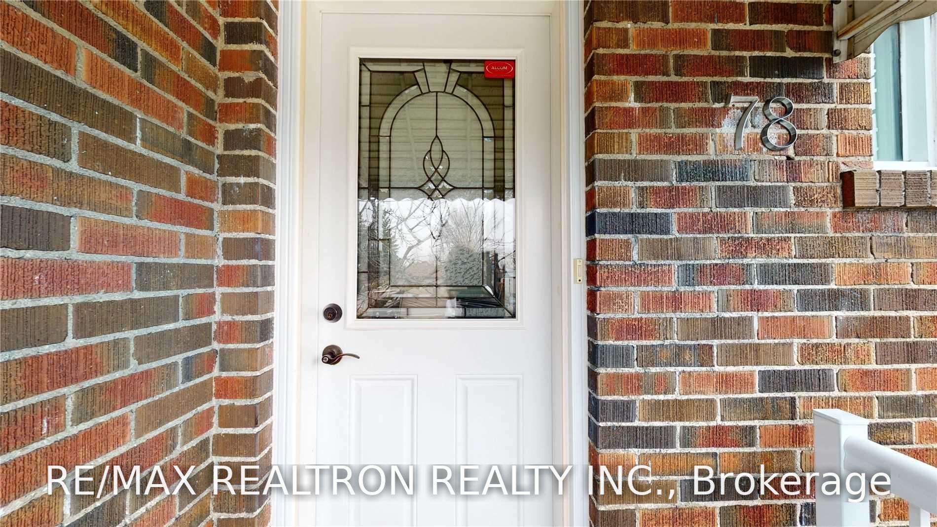 Photo 4 of Unit Main Floor, 78 Schell Avenue, North York, Briar Hill-Belgravia — HOMEH