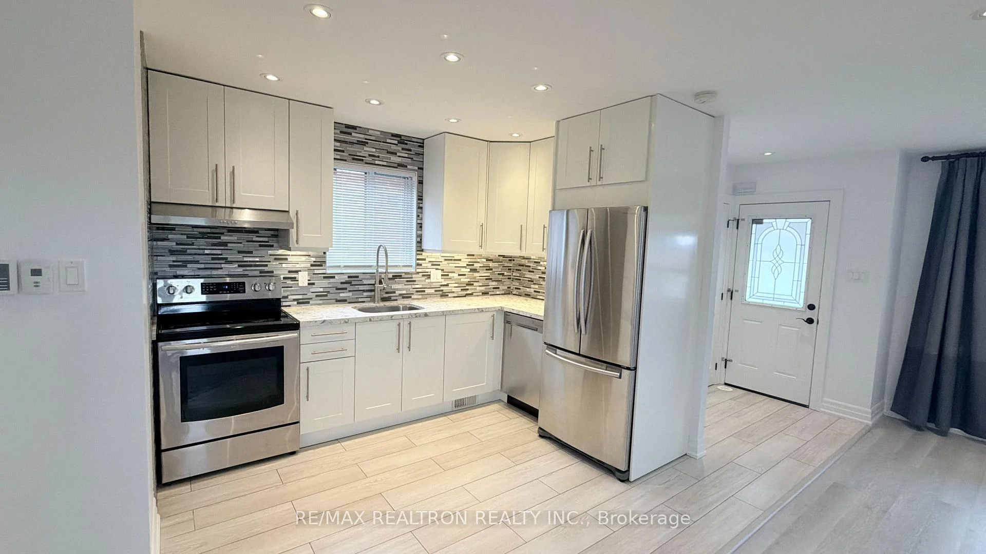 Photo 15 of Unit Main Floor, 78 Schell Avenue, North York, Briar Hill-Belgravia — HOMEH