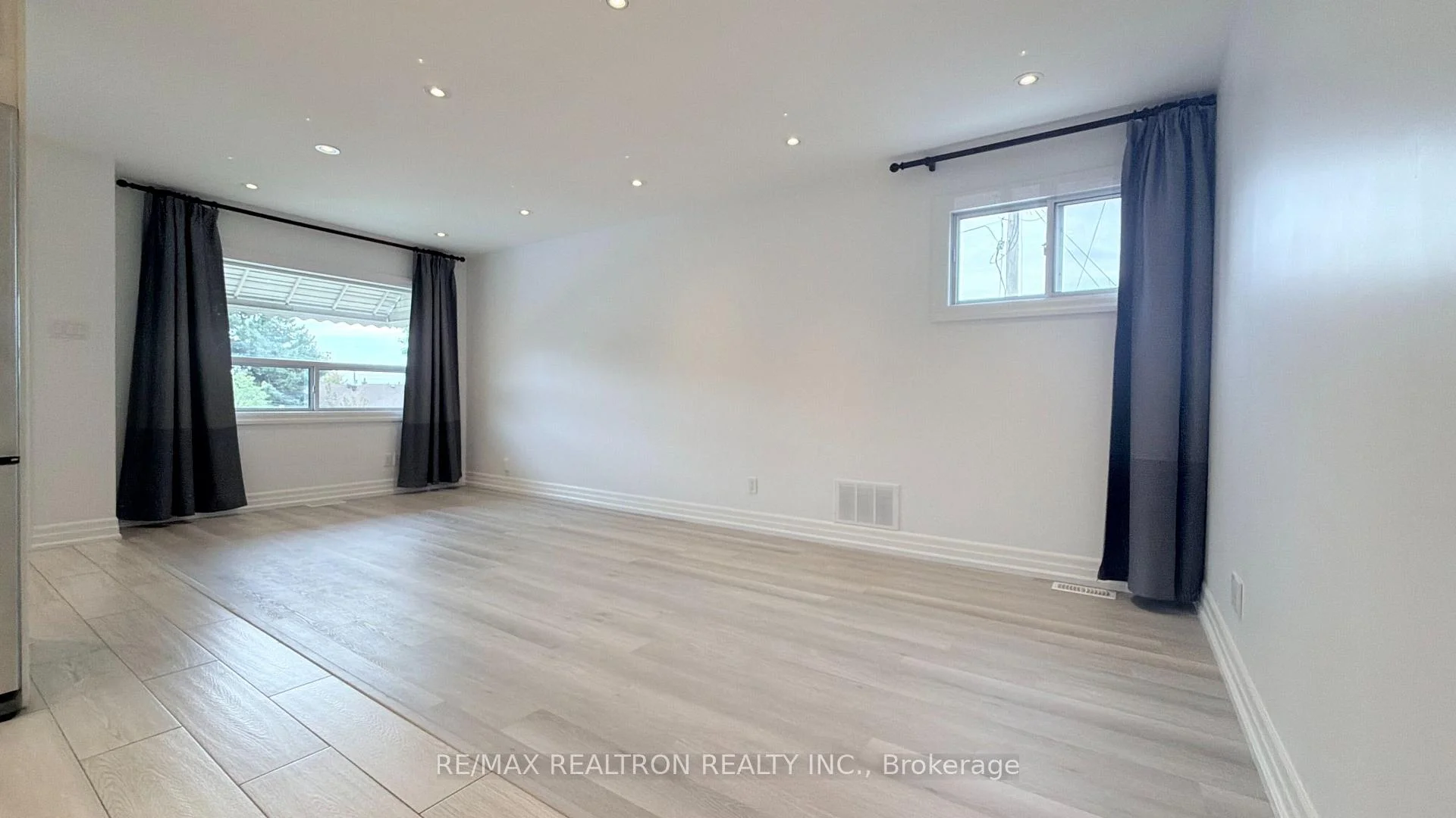 Photo 19 of Unit Main Floor, 78 Schell Avenue, North York, Briar Hill-Belgravia — HOMEH