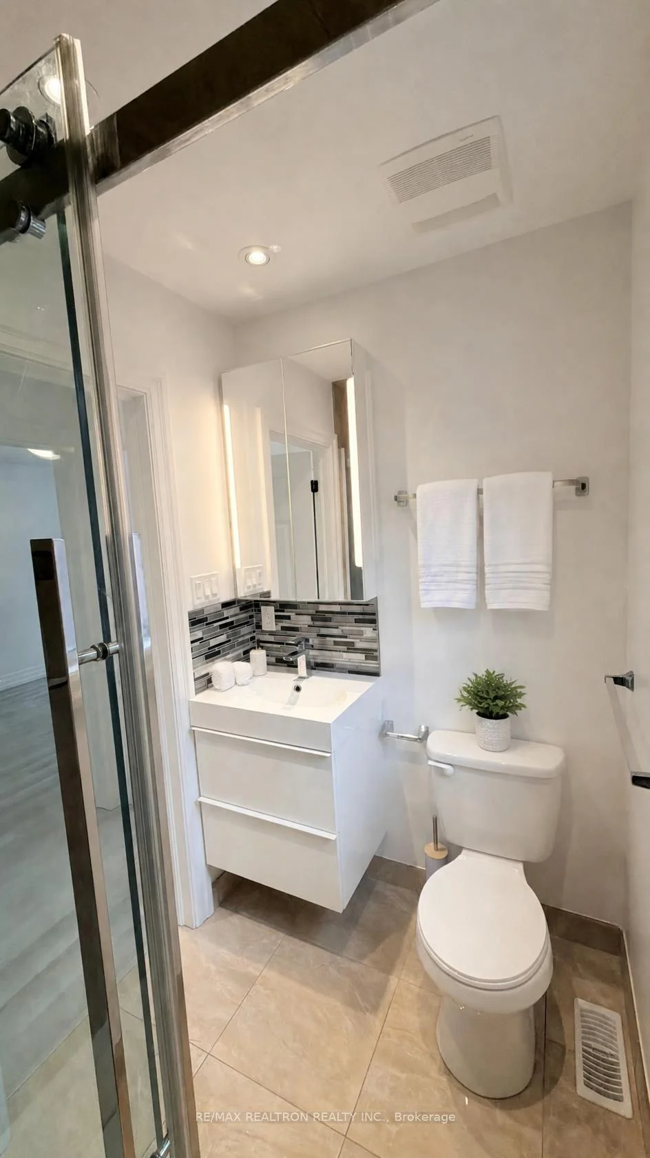 Photo 31 of Unit Main Floor, 78 Schell Avenue, North York, Briar Hill-Belgravia — HOMEH