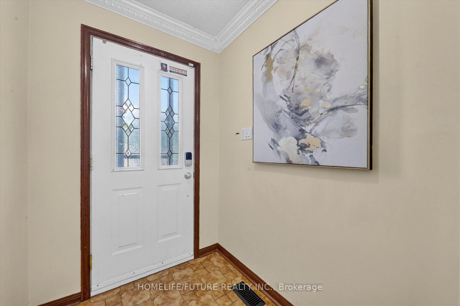 Photo 5 of 24 Cleethorpes Boulevard, Scarborough, Agincourt South-Malvern West — HOMEH