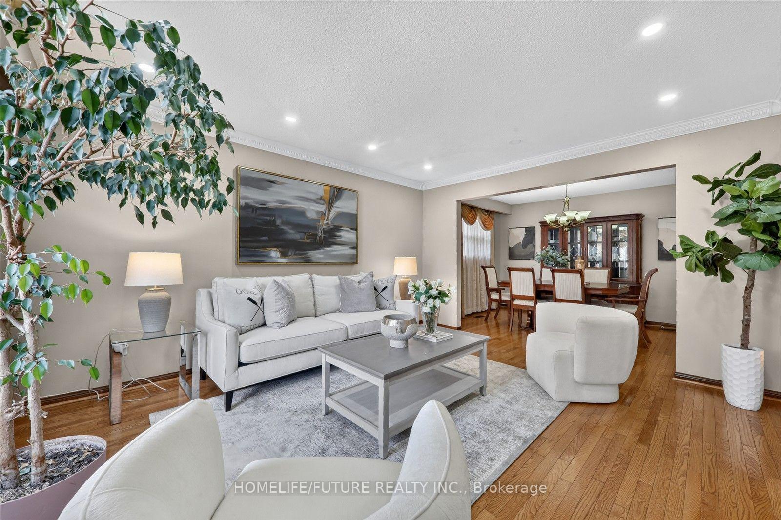 Photo 8 of 24 Cleethorpes Boulevard, Scarborough, Agincourt South-Malvern West — HOMEH