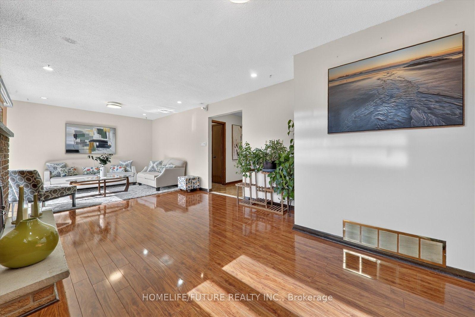 Photo 28 of 24 Cleethorpes Boulevard, Scarborough, Agincourt South-Malvern West — HOMEH