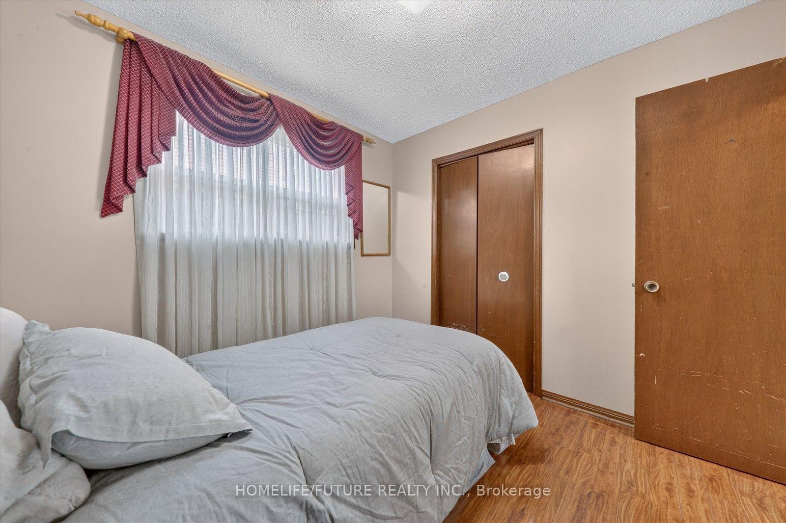 Photo 32 of 24 Cleethorpes Boulevard, Scarborough, Agincourt South-Malvern West — HOMEH