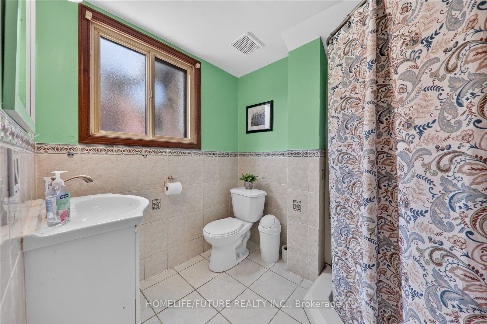 Photo 33 of 24 Cleethorpes Boulevard, Scarborough, Agincourt South-Malvern West — HOMEH