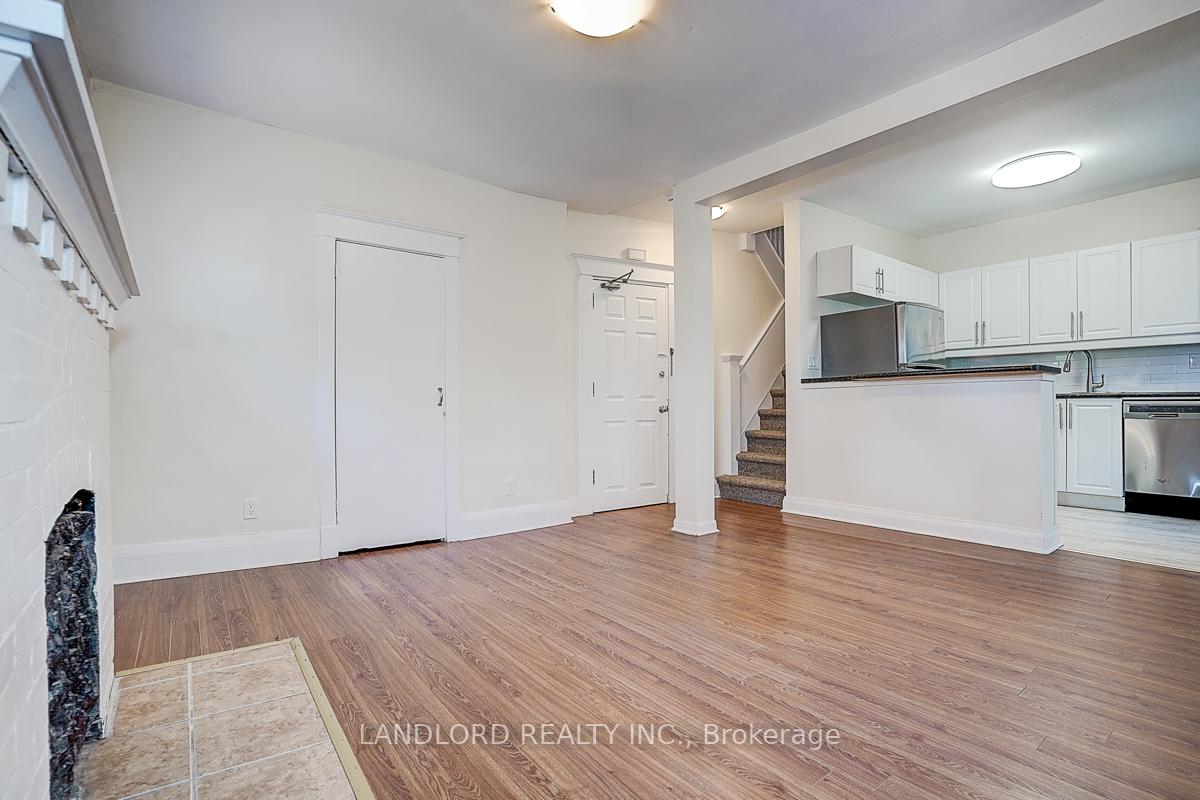 Photo 14 of Unit Upper Unit, 92 Neville Park Boulevard, Toronto, The Beaches — HOMEH