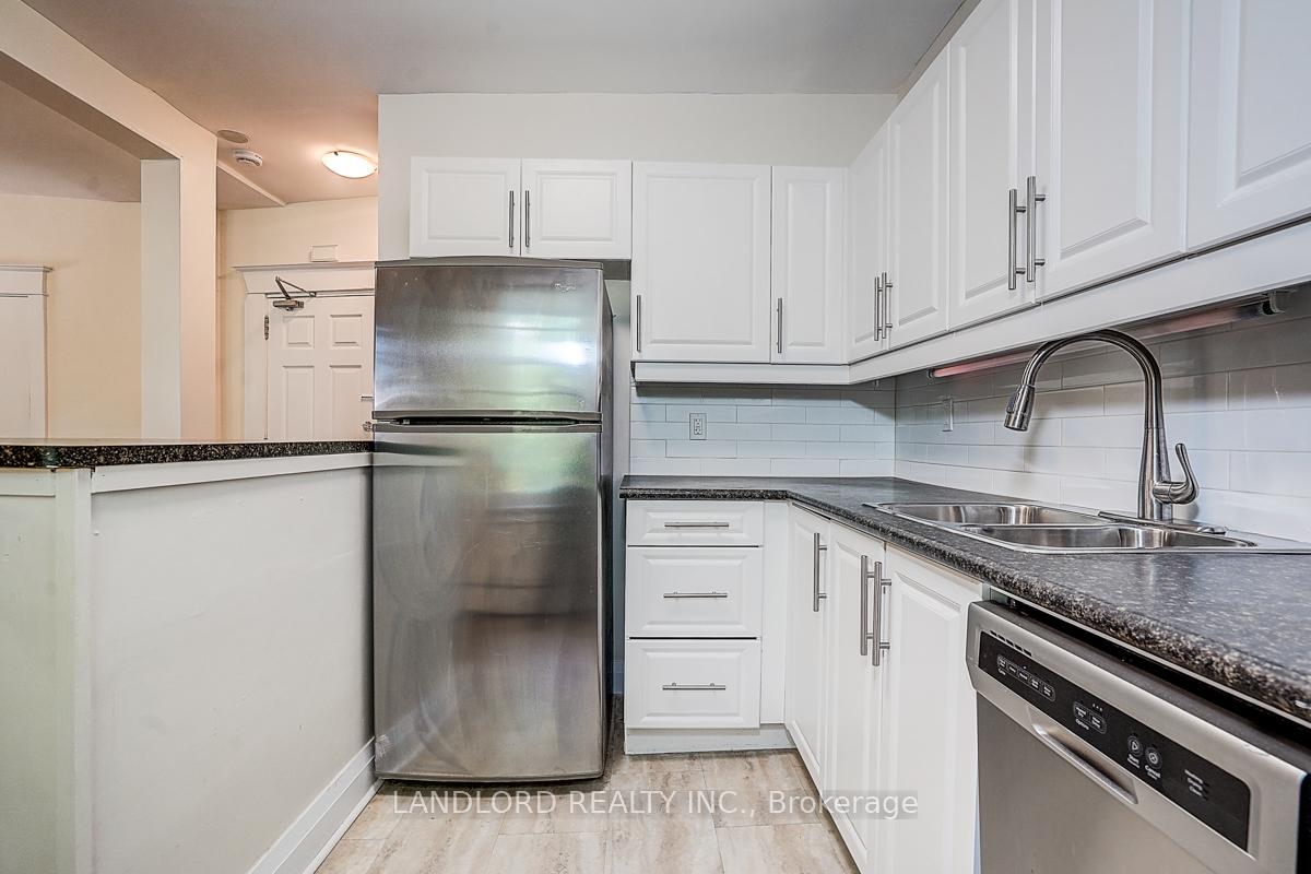 Photo 19 of Unit Upper Unit, 92 Neville Park Boulevard, Toronto, The Beaches — HOMEH