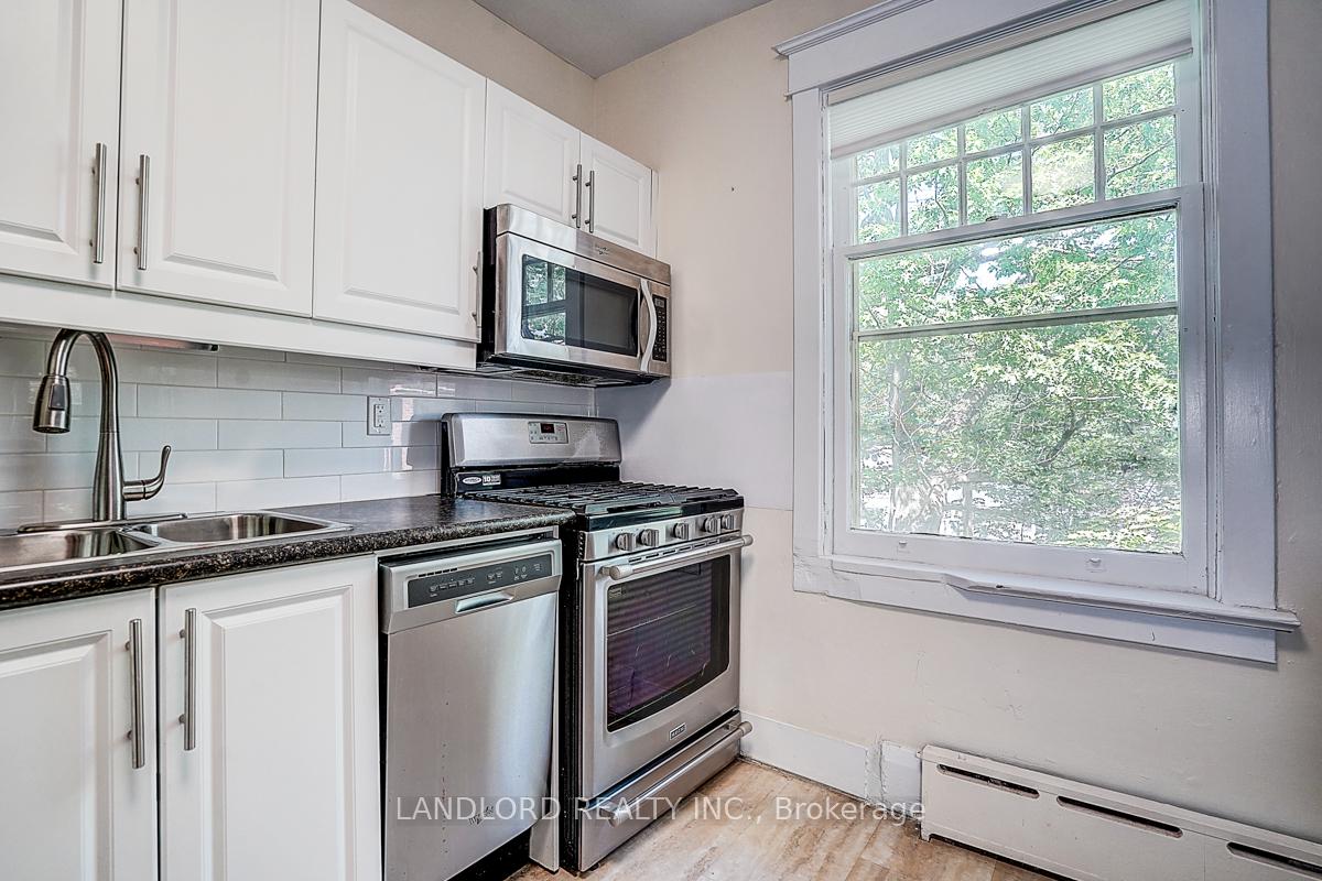 Photo 21 of Unit Upper Unit, 92 Neville Park Boulevard, Toronto, The Beaches — HOMEH