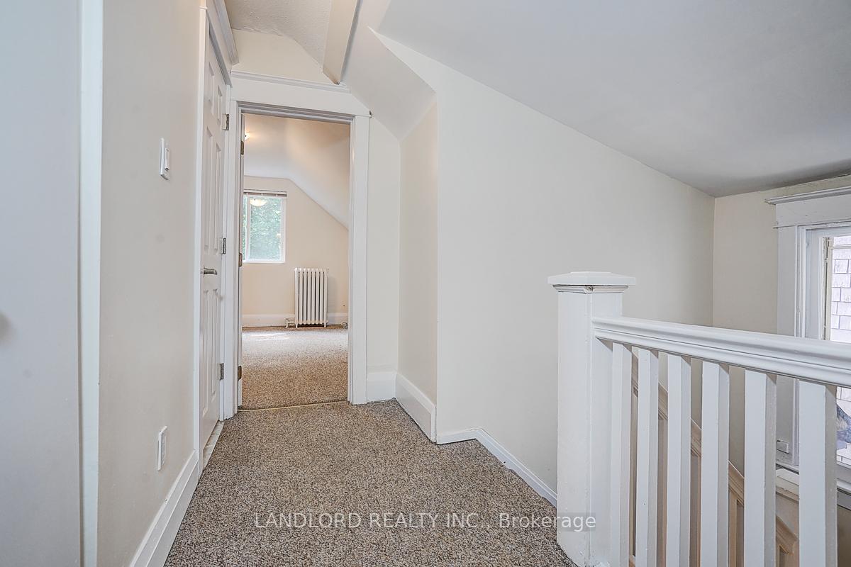 Photo 22 of Unit Upper Unit, 92 Neville Park Boulevard, Toronto, The Beaches — HOMEH