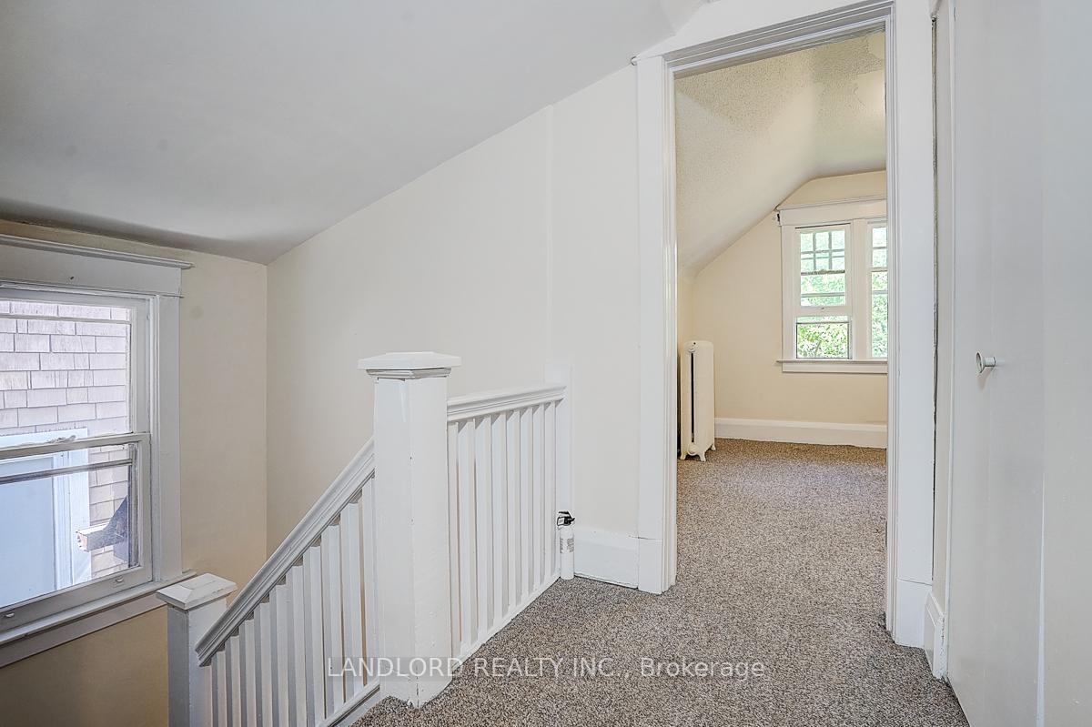 Photo 23 of Unit Upper Unit, 92 Neville Park Boulevard, Toronto, The Beaches — HOMEH