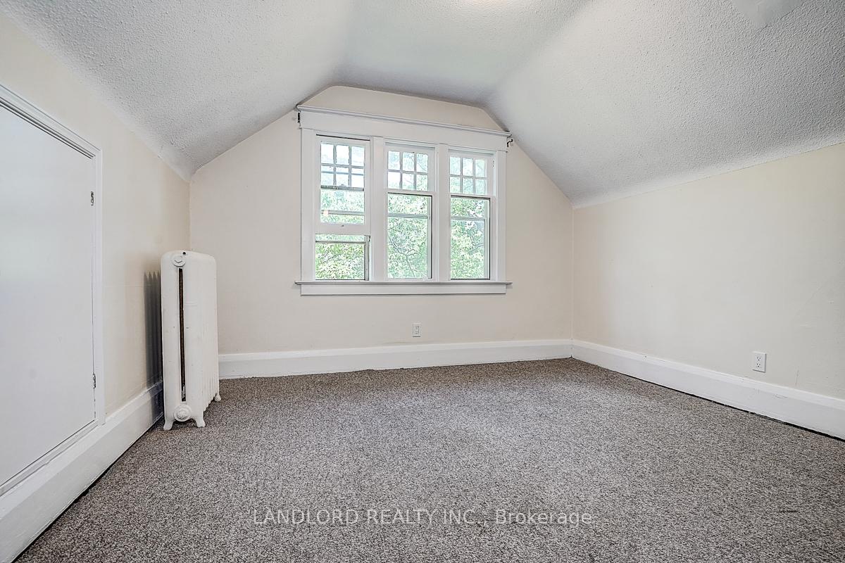 Photo 24 of Unit Upper Unit, 92 Neville Park Boulevard, Toronto, The Beaches — HOMEH