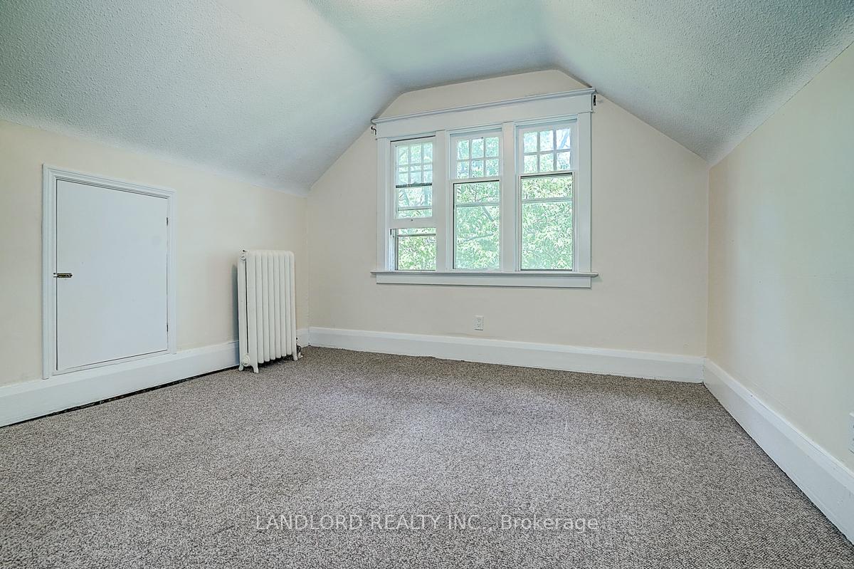 Photo 25 of Unit Upper Unit, 92 Neville Park Boulevard, Toronto, The Beaches — HOMEH