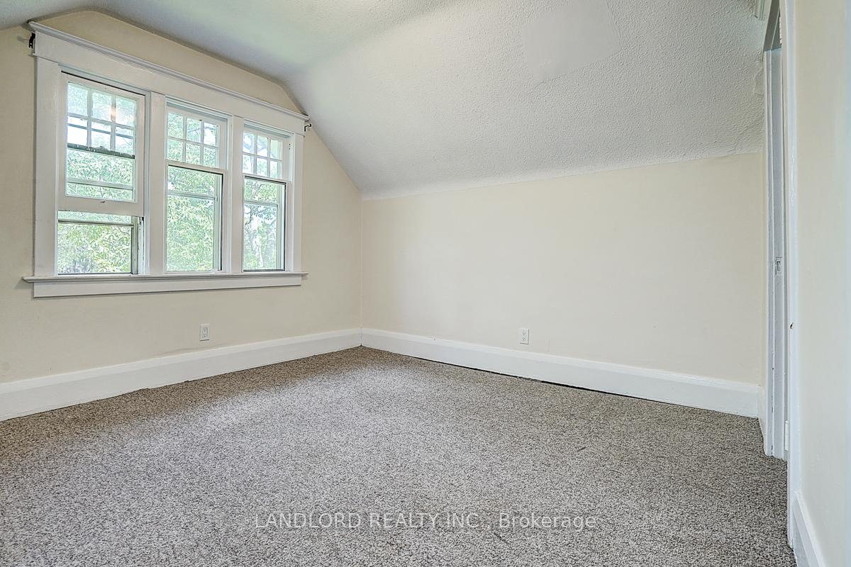 Photo 26 of Unit Upper Unit, 92 Neville Park Boulevard, Toronto, The Beaches — HOMEH