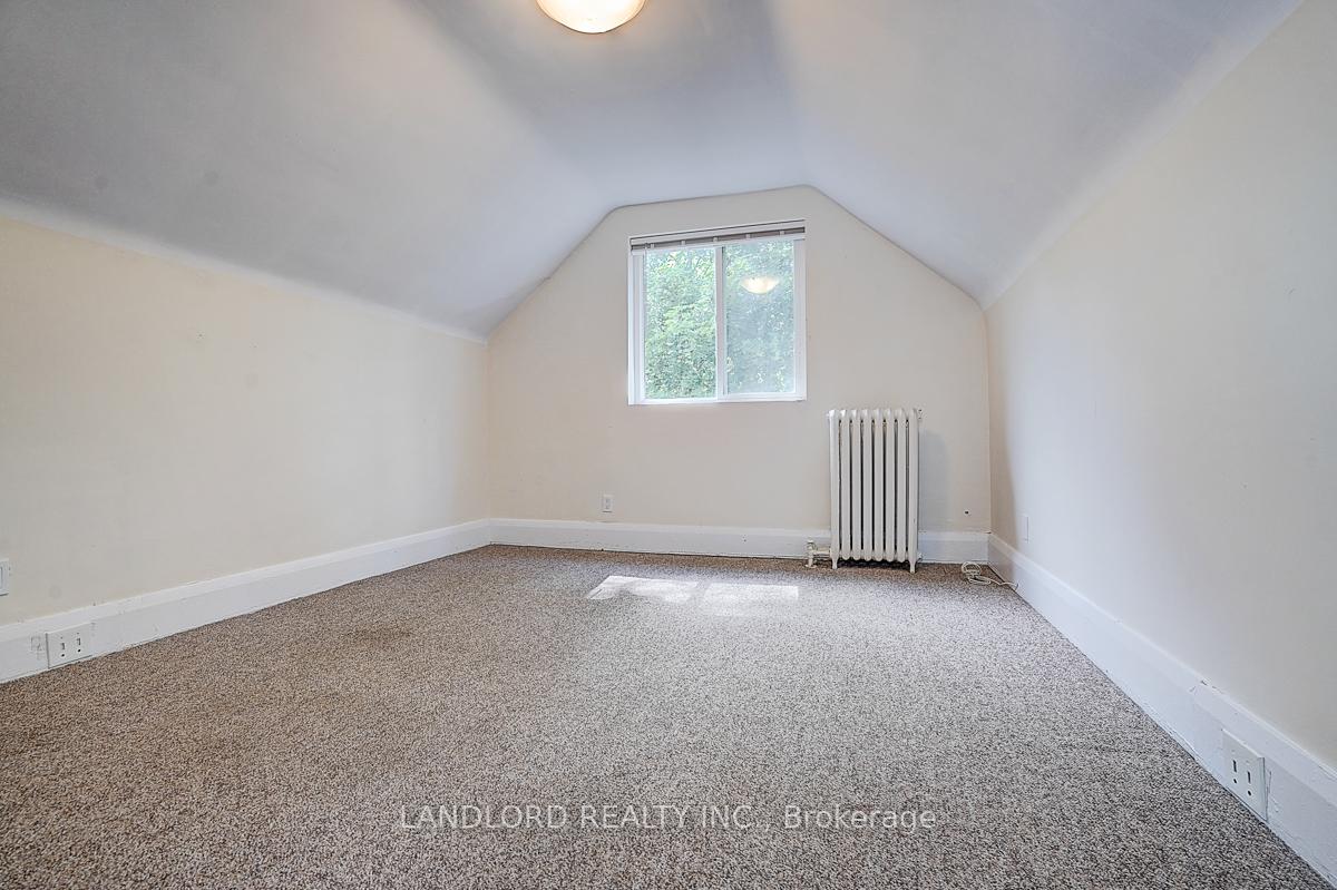 Photo 28 of Unit Upper Unit, 92 Neville Park Boulevard, Toronto, The Beaches — HOMEH