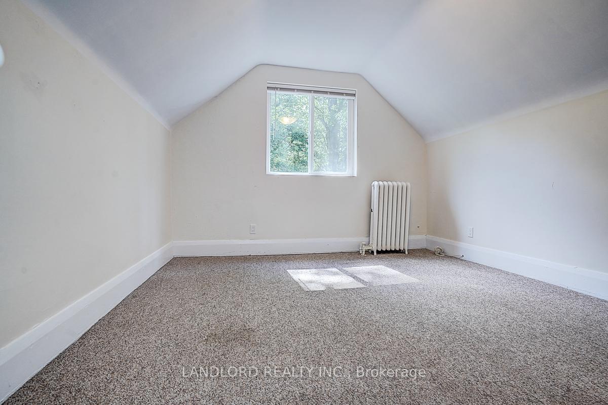 Photo 30 of Unit Upper Unit, 92 Neville Park Boulevard, Toronto, The Beaches — HOMEH
