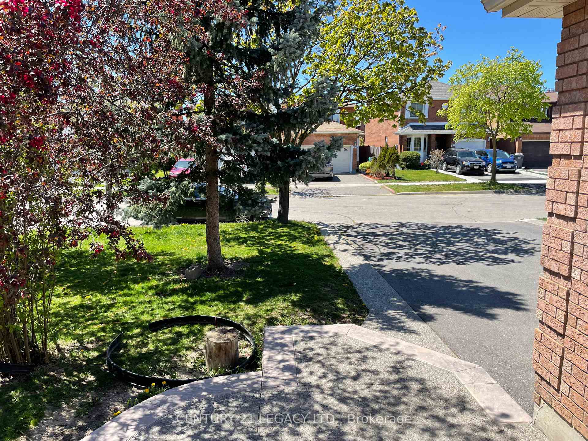Photo 5 of Unit (Upper), 25 Kentucky Drive, Brampton, Fletcher's Creek South — HOMEH