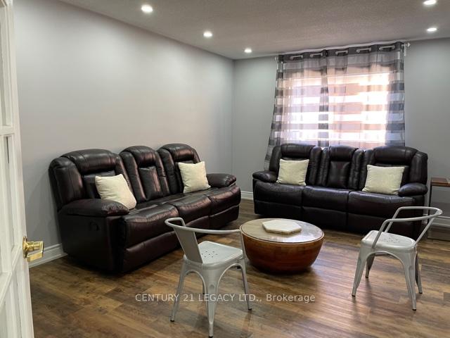 Photo 7 of Unit (Upper), 25 Kentucky Drive, Brampton, Fletcher's Creek South — HOMEH