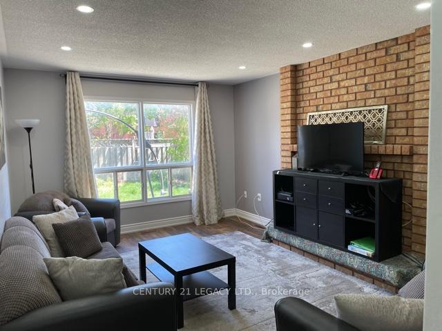 Photo 11 of Unit (Upper), 25 Kentucky Drive, Brampton, Fletcher's Creek South — HOMEH