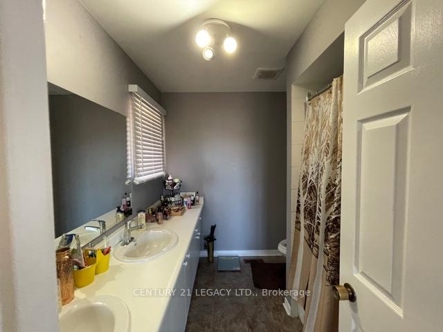 Photo 24 of Unit (Upper), 25 Kentucky Drive, Brampton, Fletcher's Creek South — HOMEH