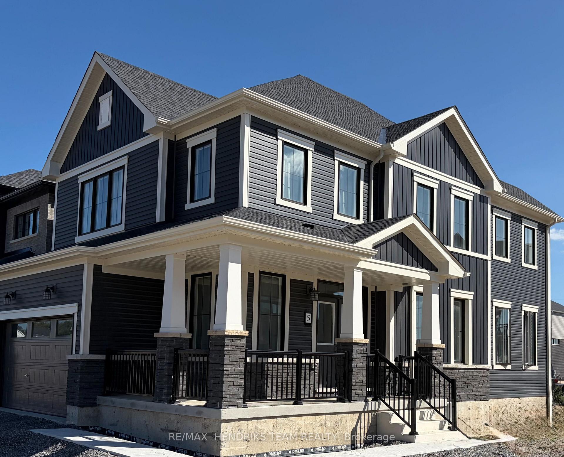 Photo 3 of 5 Derose Avenue S, Thorold, Hurricane/Merrittville — HOMEH