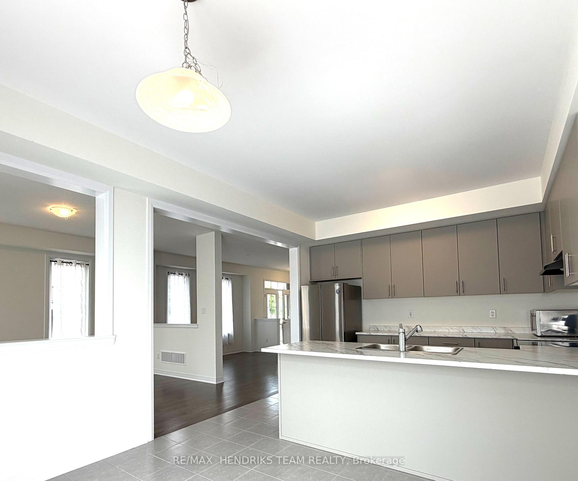 Photo 7 of 5 Derose Avenue S, Thorold, Hurricane/Merrittville — HOMEH