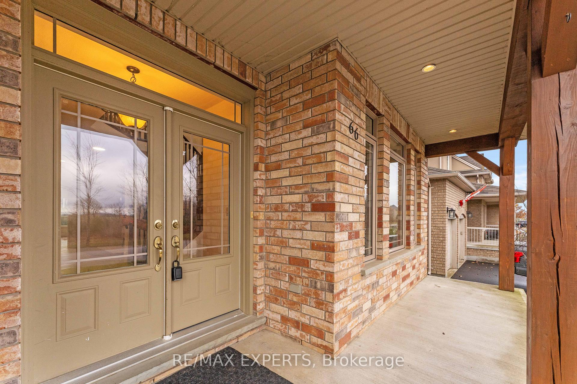 Photo 3 of 66 Schweitzer Crescent, Wellesley — HOMEH
