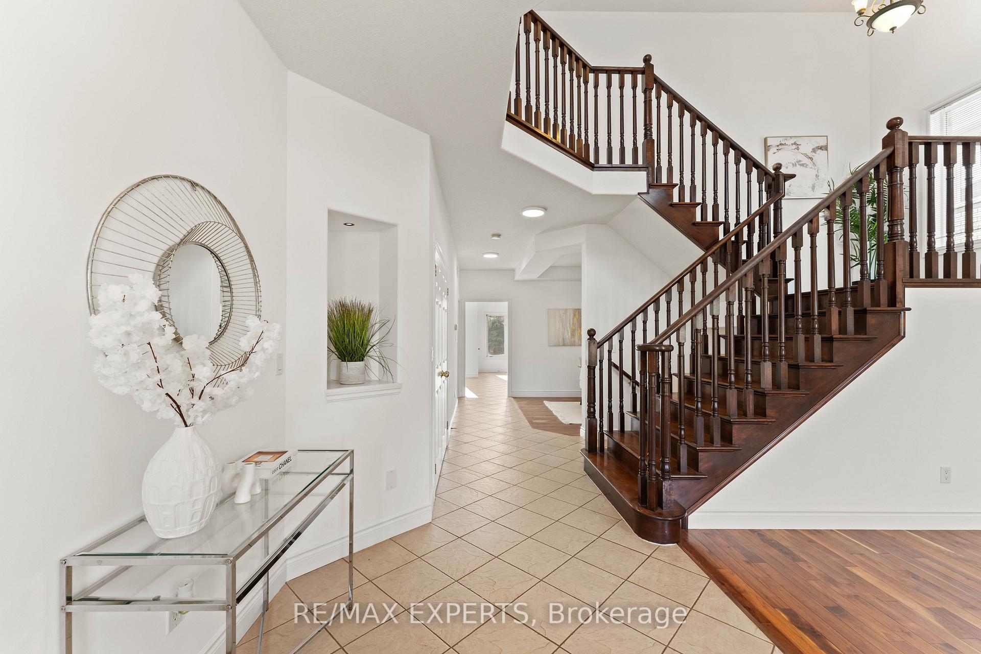 Photo 6 of 66 Schweitzer Crescent, Wellesley — HOMEH