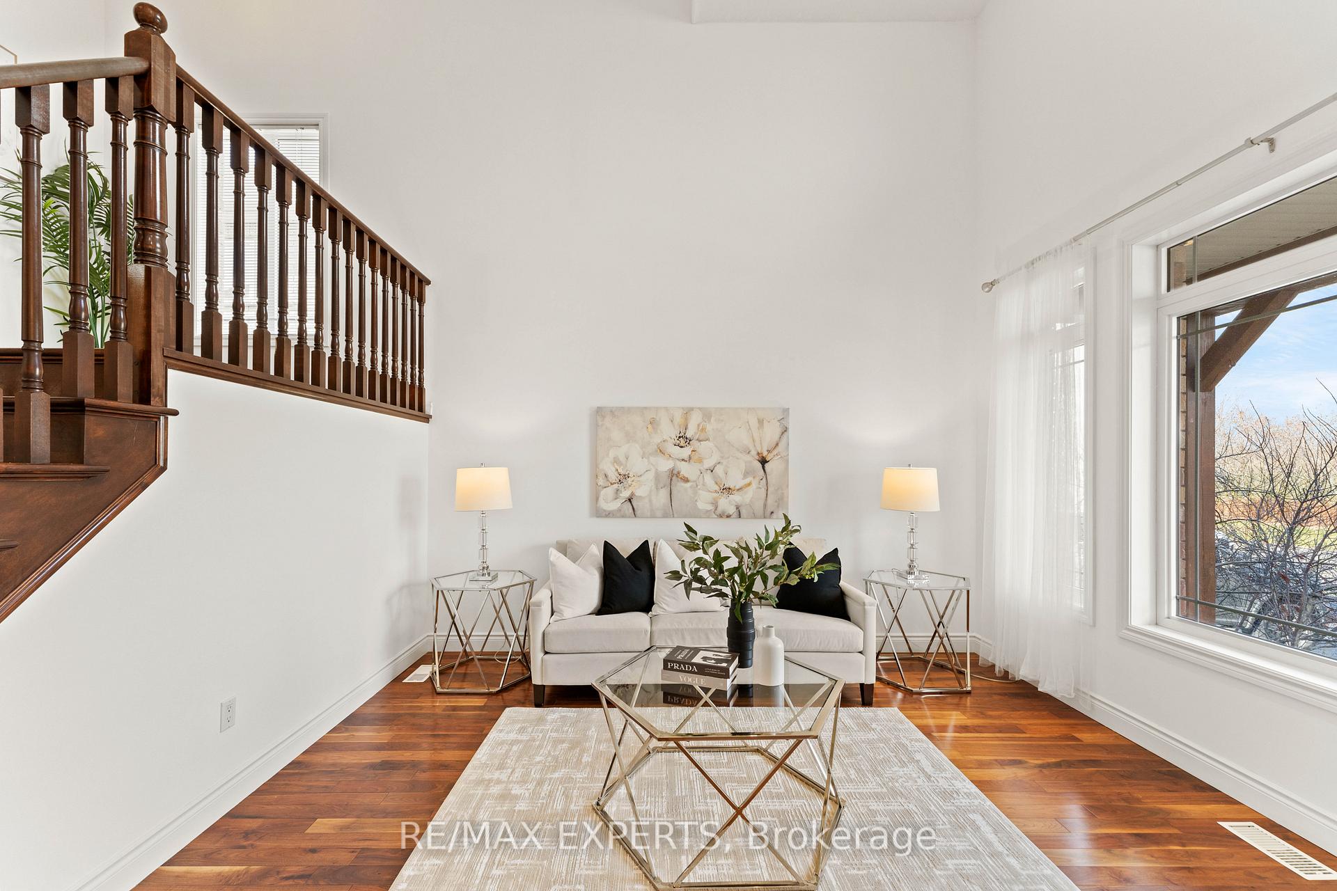 Photo 7 of 66 Schweitzer Crescent, Wellesley — HOMEH