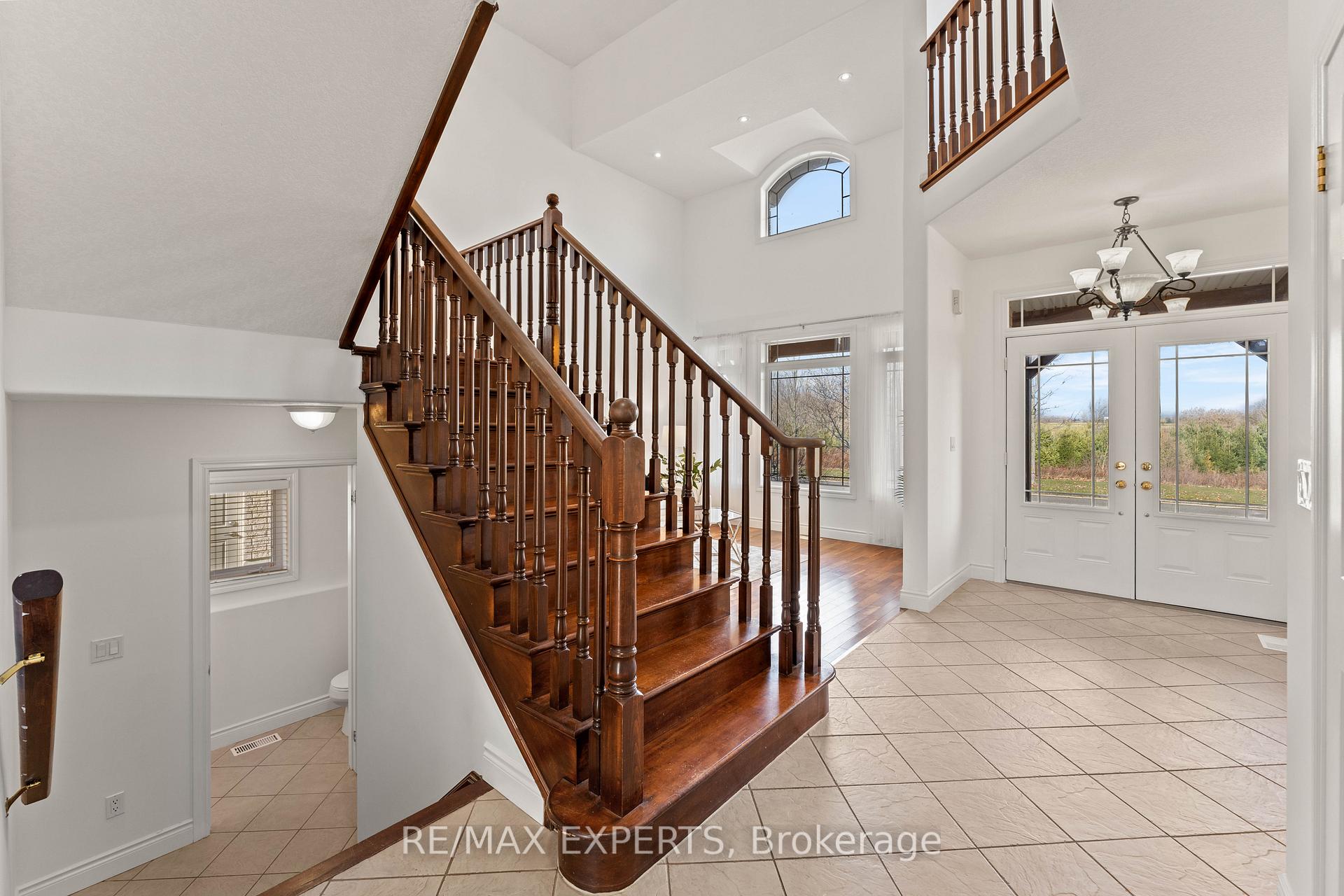 Photo 11 of 66 Schweitzer Crescent, Wellesley — HOMEH