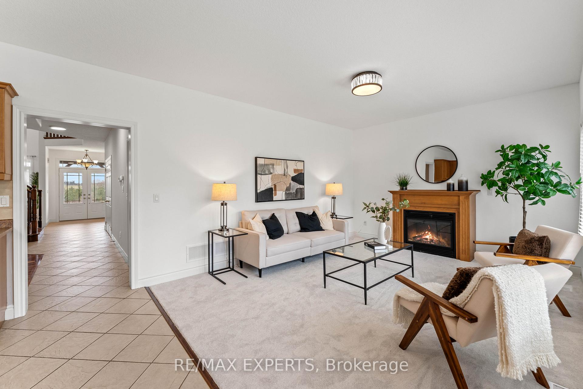Photo 21 of 66 Schweitzer Crescent, Wellesley — HOMEH