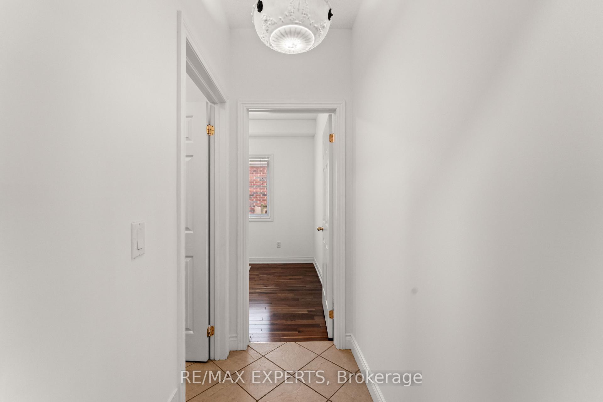 Photo 25 of 66 Schweitzer Crescent, Wellesley — HOMEH