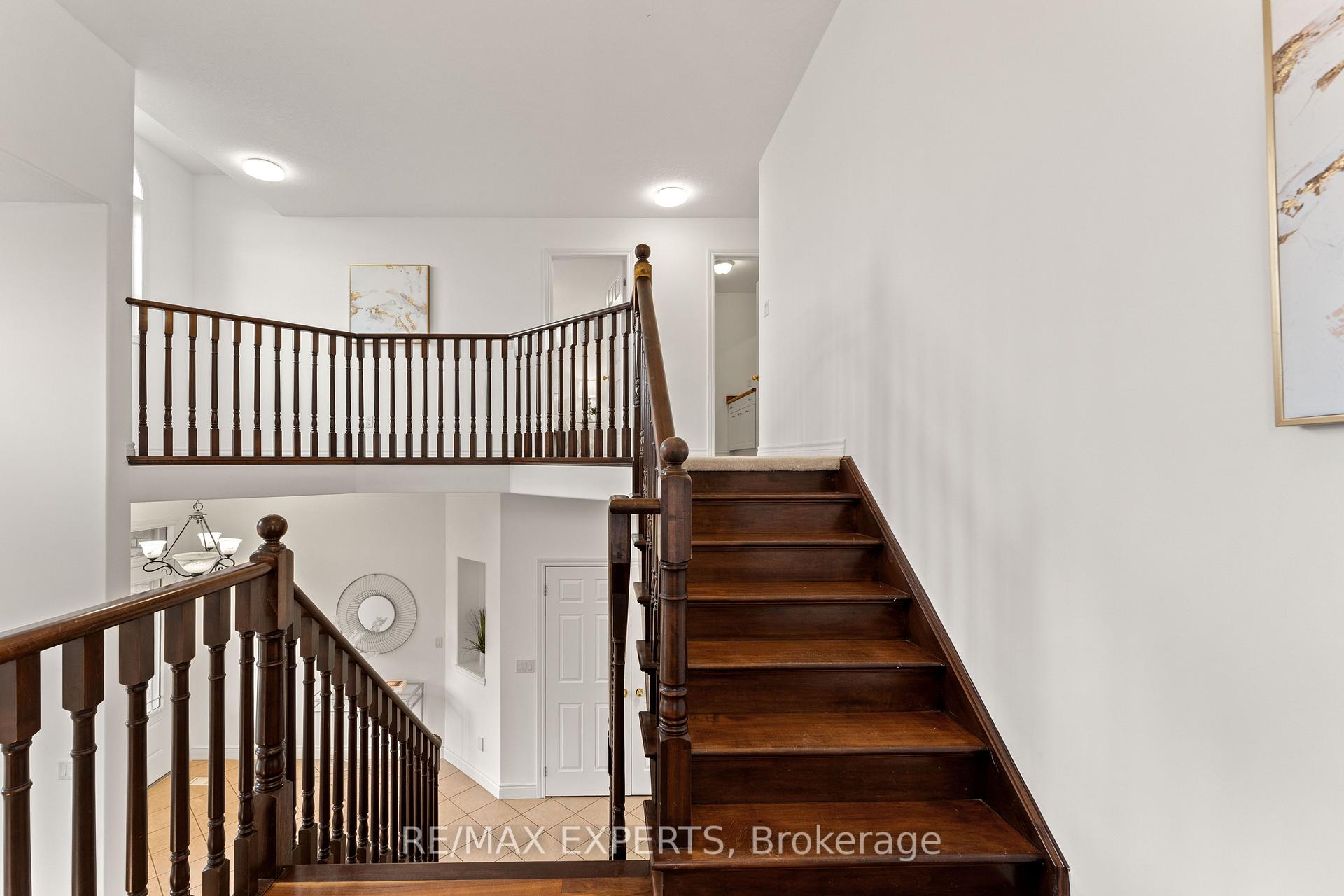Photo 28 of 66 Schweitzer Crescent, Wellesley — HOMEH
