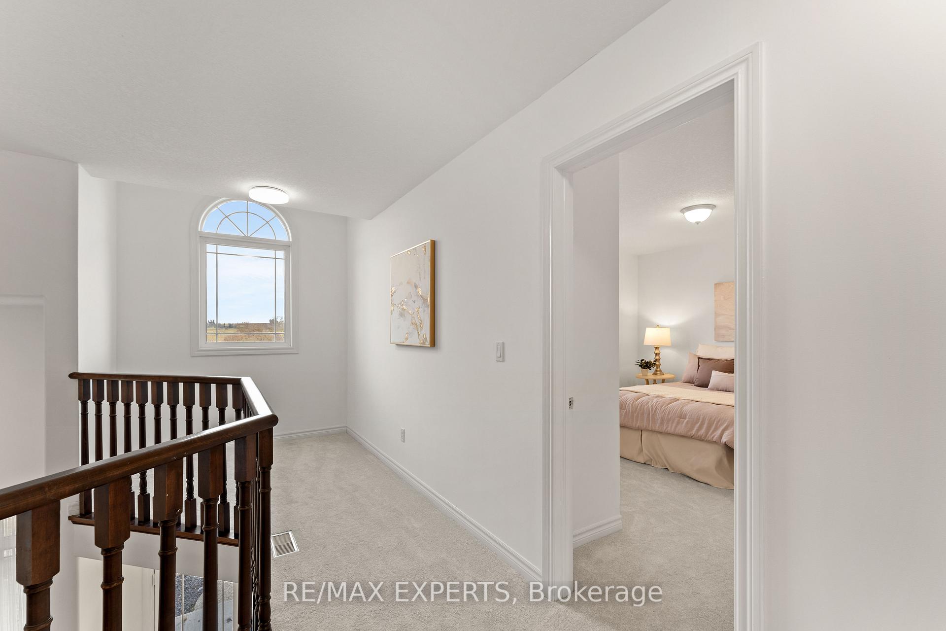 Photo 29 of 66 Schweitzer Crescent, Wellesley — HOMEH