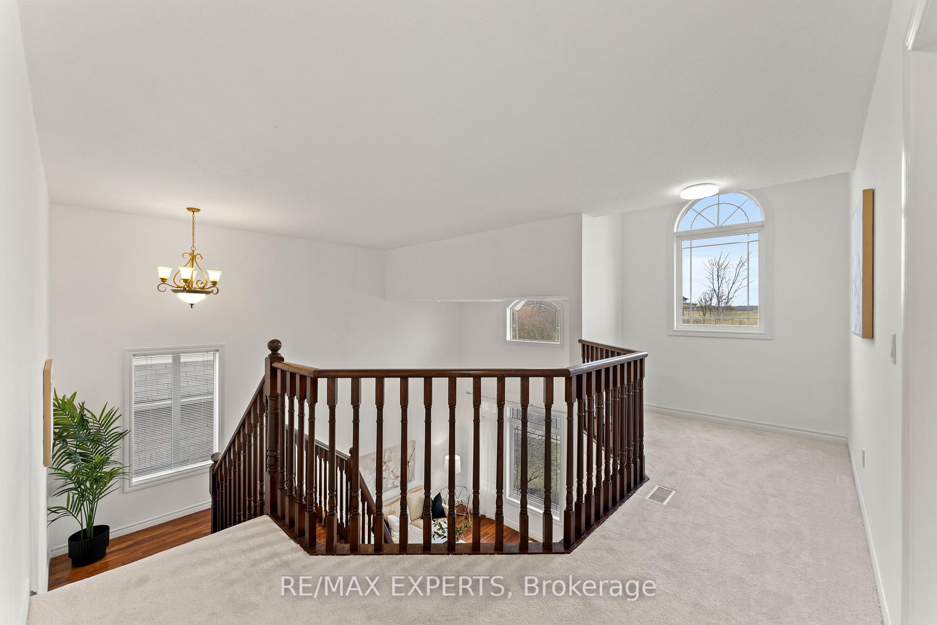Photo 30 of 66 Schweitzer Crescent, Wellesley — HOMEH
