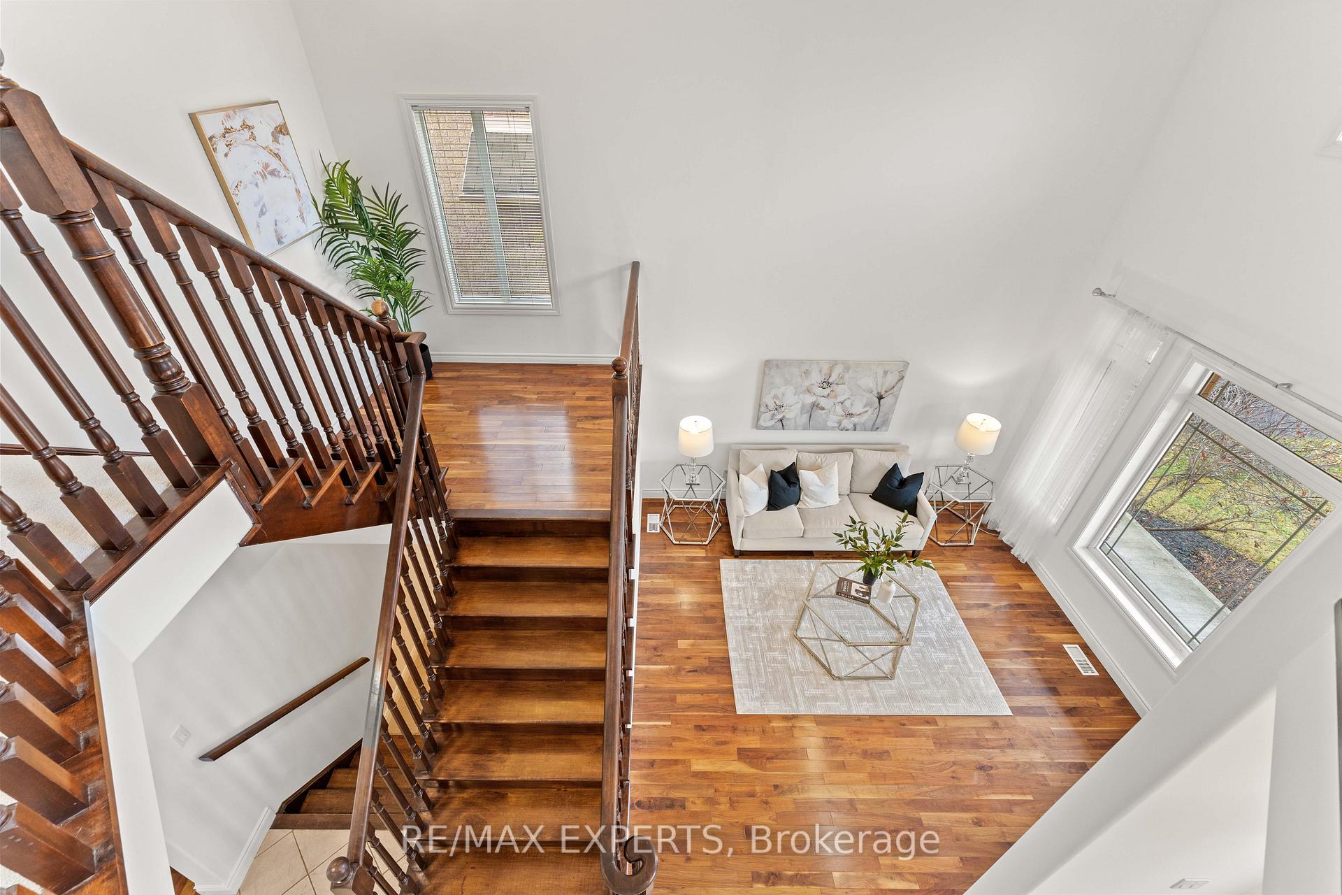 Photo 31 of 66 Schweitzer Crescent, Wellesley — HOMEH