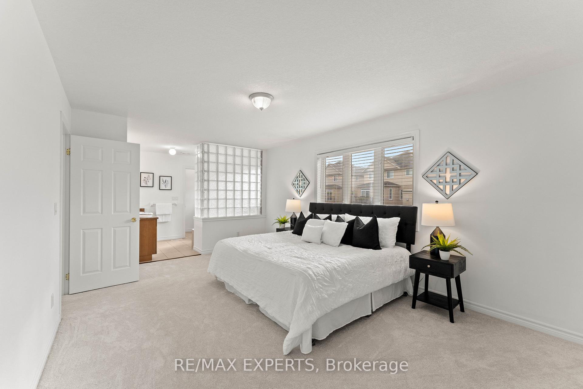 Photo 34 of 66 Schweitzer Crescent, Wellesley — HOMEH
