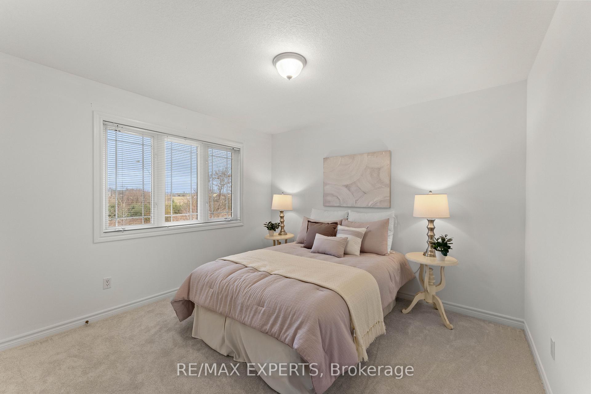 Photo 41 of 66 Schweitzer Crescent, Wellesley — HOMEH