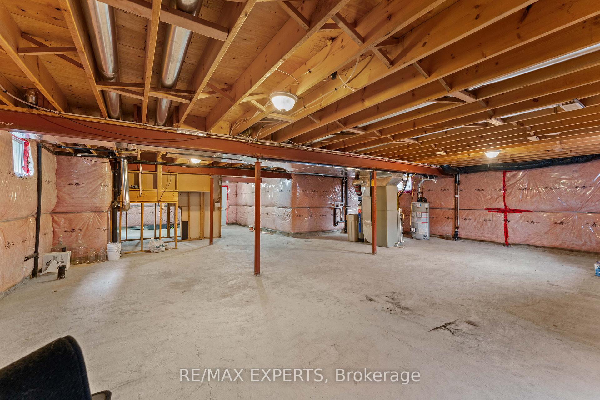 Photo 42 of 66 Schweitzer Crescent, Wellesley — HOMEH